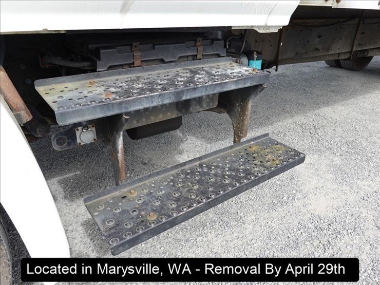 2009-hino-268-image-20