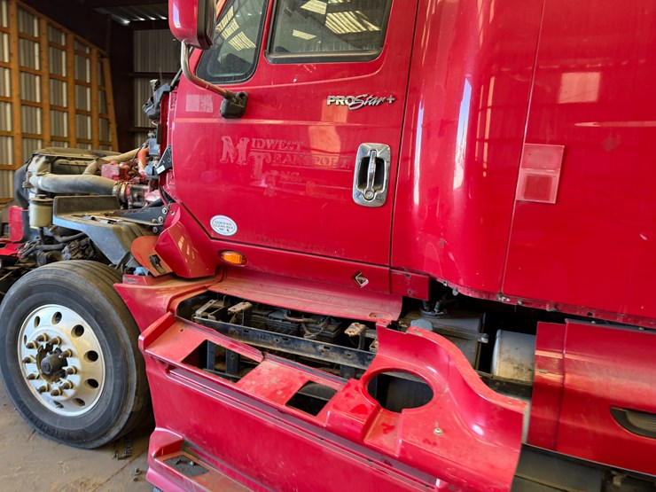 2014-international-prostar-image-33