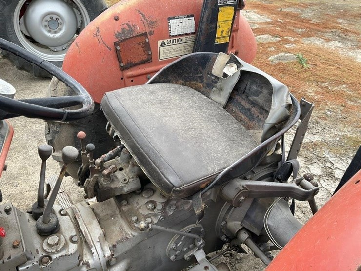 massey-ferguson-230-image-19