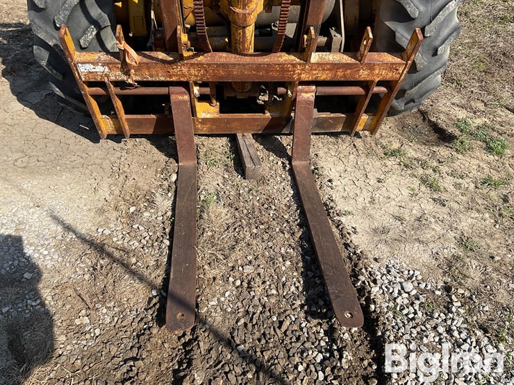 allis-chalmers-i-500-rough-terrain-forklift-image-9