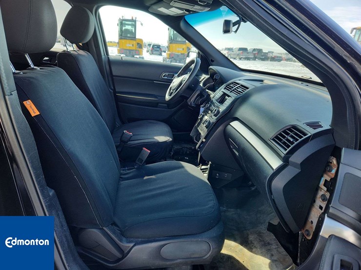 2018-ford-explorer-image-18