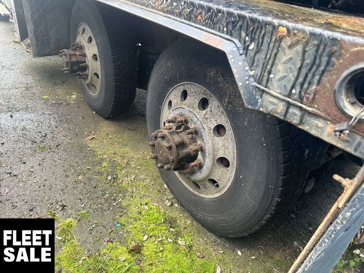 2005-kenworth-t800-image-13