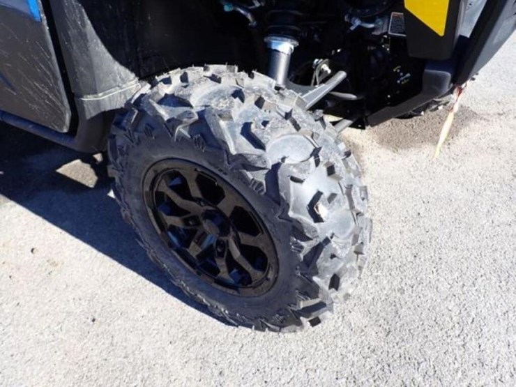 2022-can-am-defender-limited-hd10-4x4-side-by-side-image-49