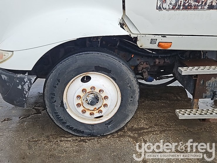 2005-international-8600-image-13