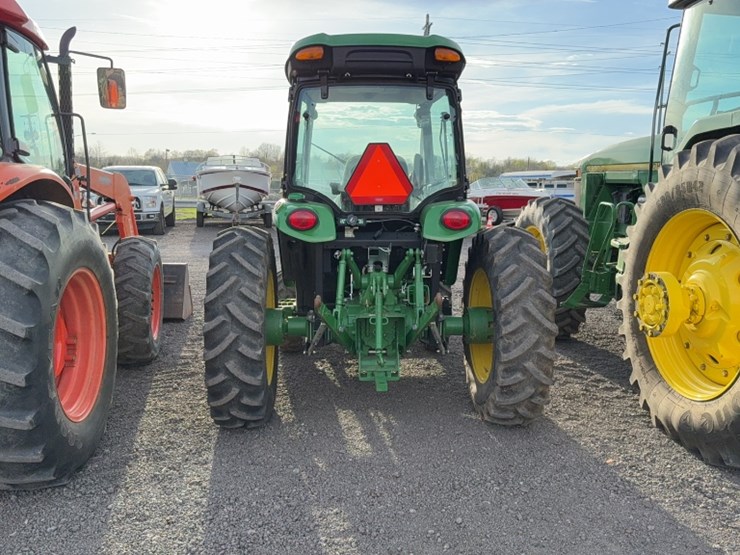 john-deere-4052r-image-12