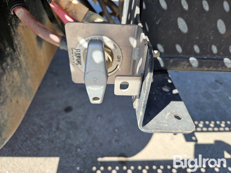 2013-ford-f750-xlt-image-11