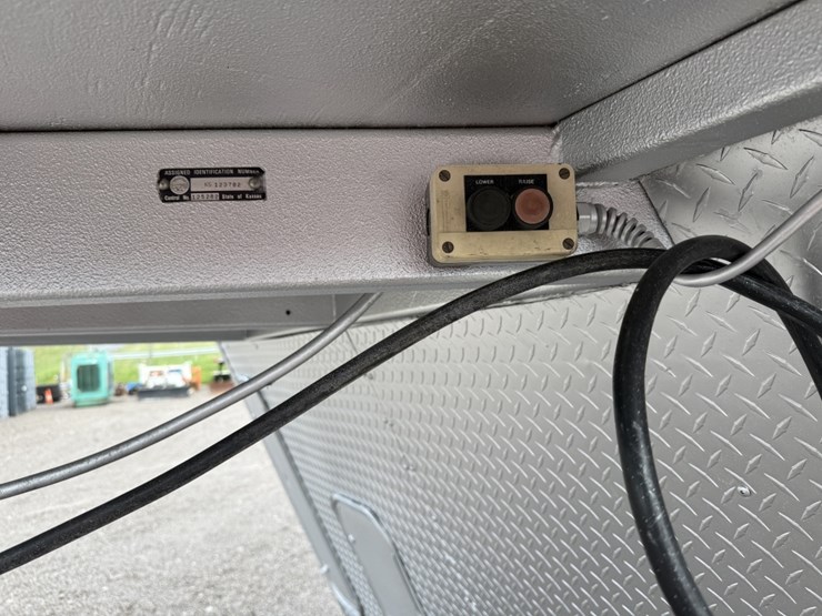 #3004-•-2003-40'-gooseneck-concession-trailer-image-12