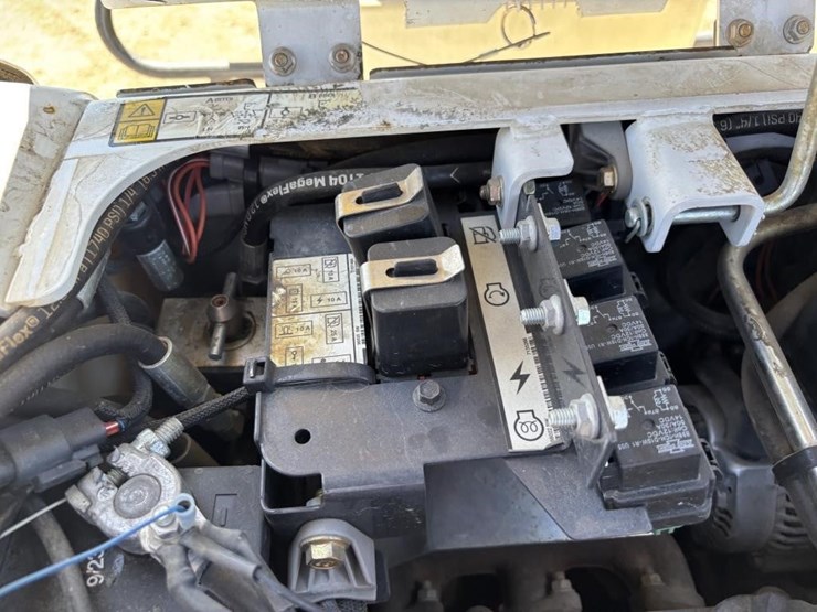 2020-bobcat-e10-image-44