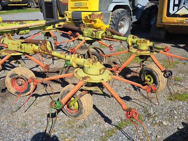 claas-volto-740-image-4