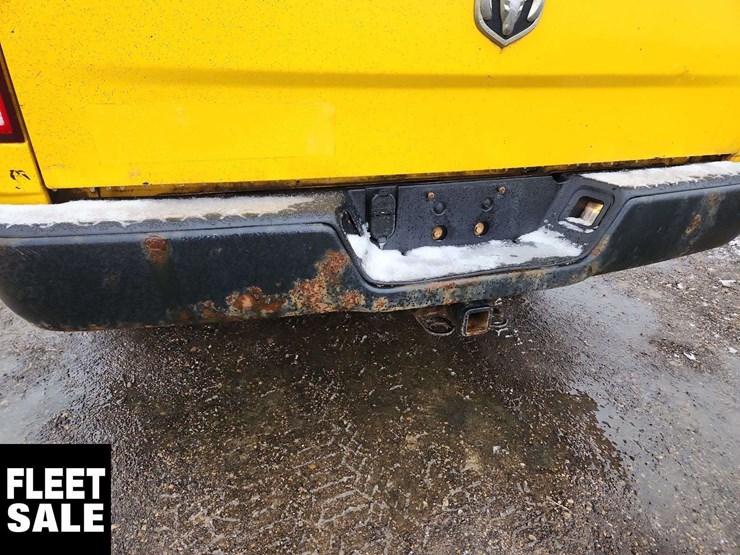 2019-ram-1500-classic-image-35