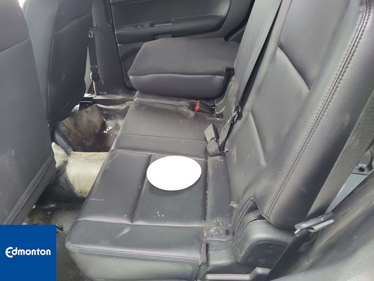 2019-ford-explorer-image-13