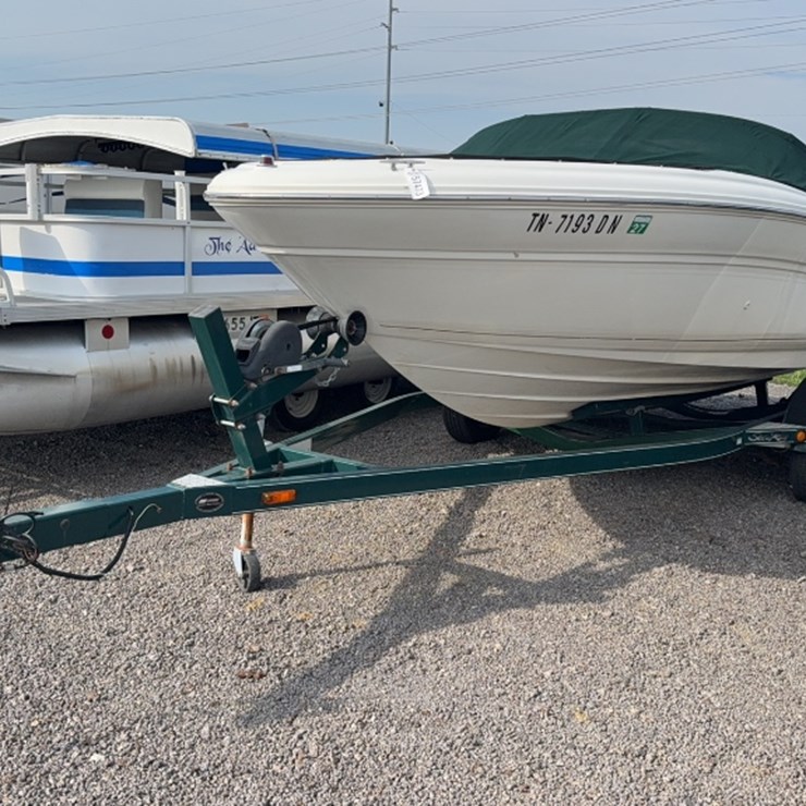 #4004 • 1999 SEA RAY 190 19' RUNABOUT BOAT