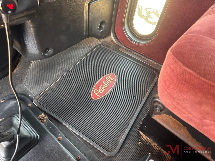1999-peterbilt-357-image-21