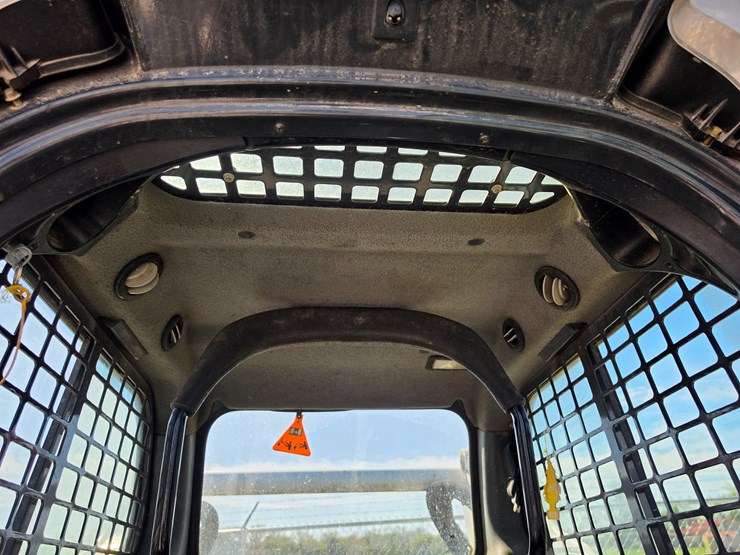 2016-bobcat-t595-image-7