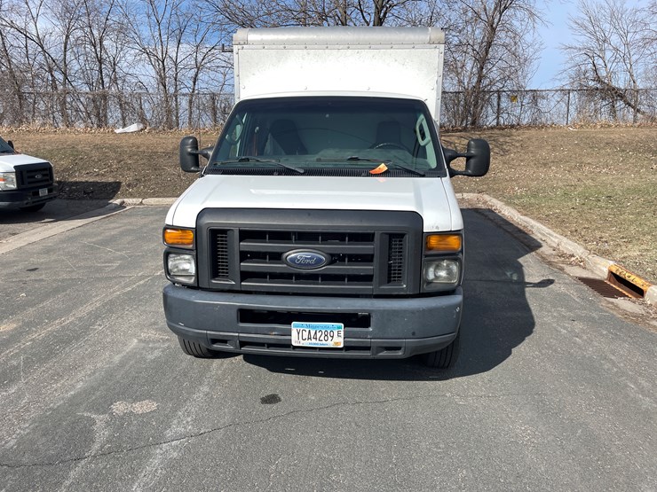 2014-ford-e350-image-8