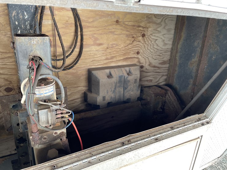 #280-•-2015-united-uxgn-8.536tr80-(3)-axle-enclosed-trailer-(has-wi.-title)-(mason,-wi)-image-18