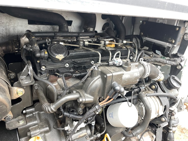 2018-bobcat-t740-image-21