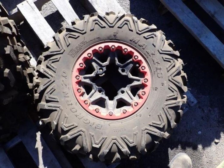 qty-of-(4)-maxxis-big-horn-2.0-side-by-side-image-8