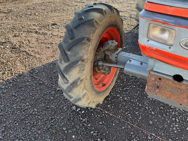 kubota-m9000-image-4