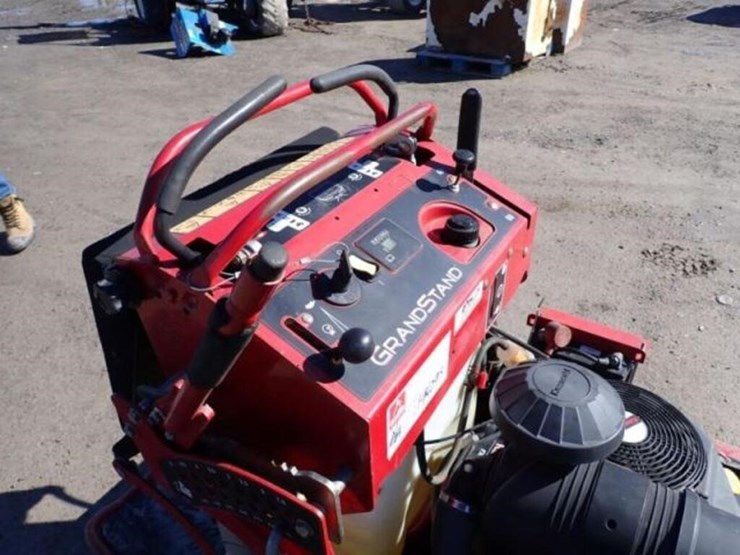 2021-toro-grand-stand-72505-stand-on-409347491-image-15