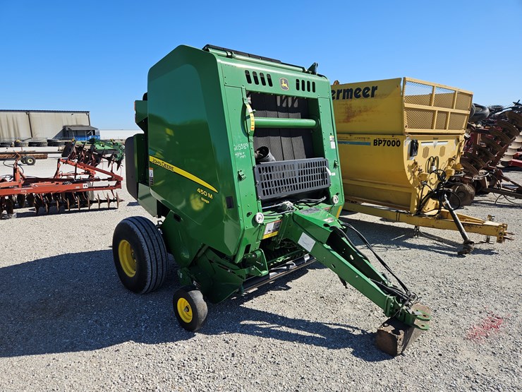 2020-john-deere-450m-image-13