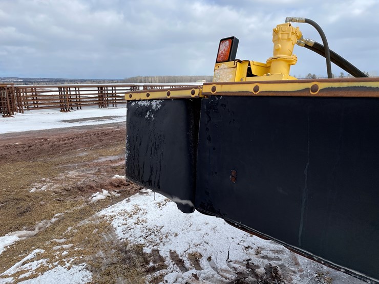 2011-new-holland-h8060-image-16