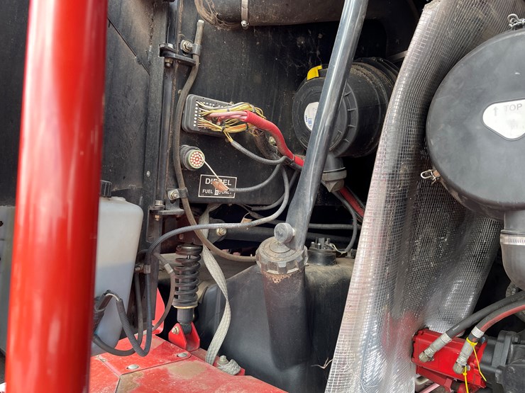 2011-new-holland-h8060-image-45