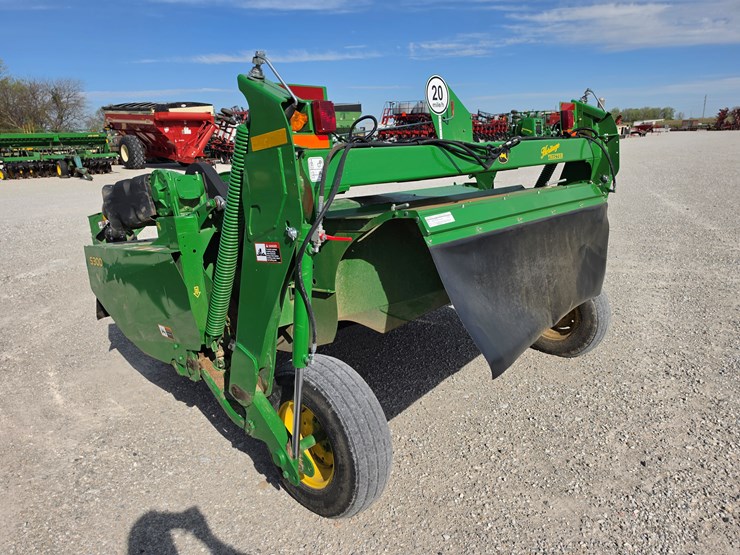 2022-john-deere-s300-image-9
