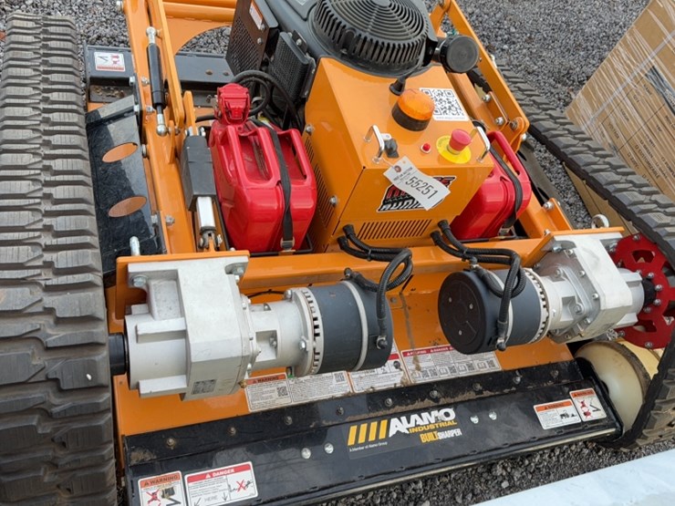 #4086-•-alamo-rc-mower-image-7