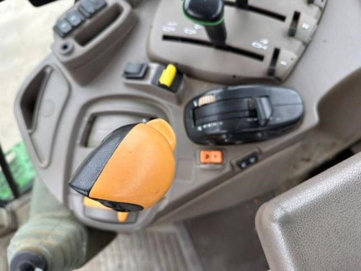 2020-john-deere-6130m-image-15