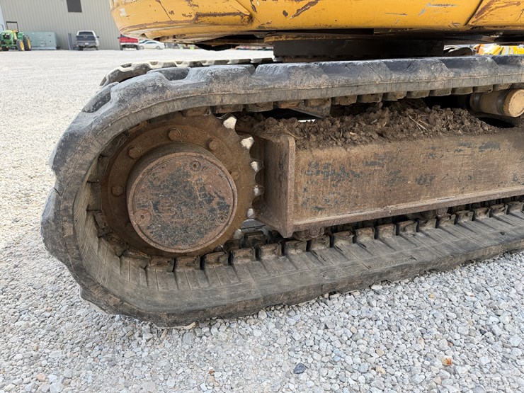 caterpillar-304cr-image-21