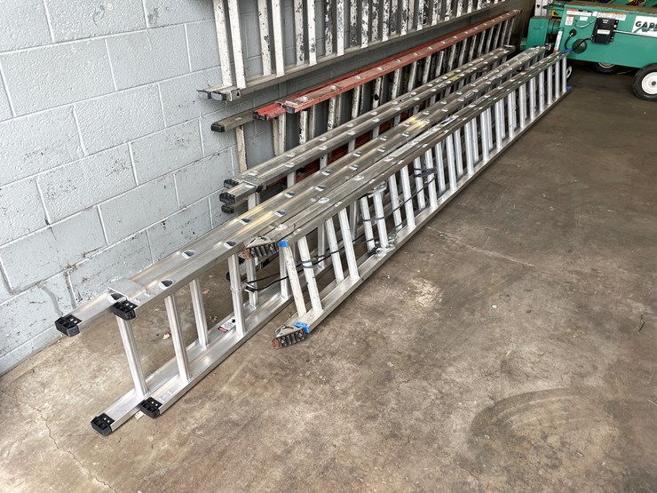 #2576-•-wall-of-extension-ladders-(columbia-heights,-mn)-image-5