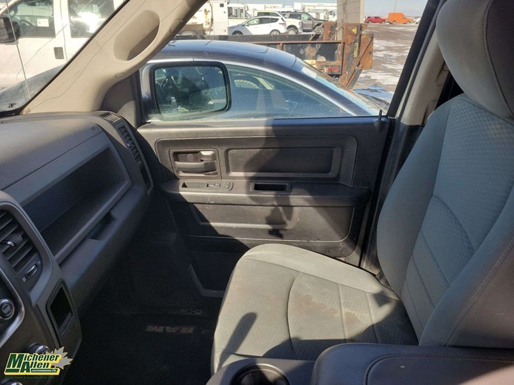 2013-dodge-1500-image-17