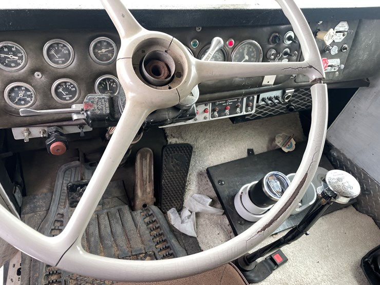 #246-•-1961-kenworth-truck-tractor-(has-nd-title)-(mora,-mn)-image-25