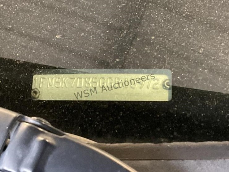 2016-ford-explorer-xlt-image-16