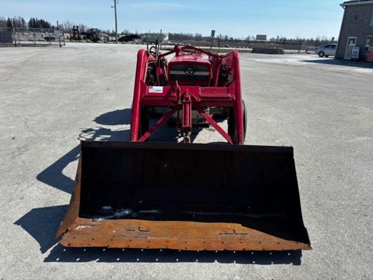 massey-ferguson-135-image-3