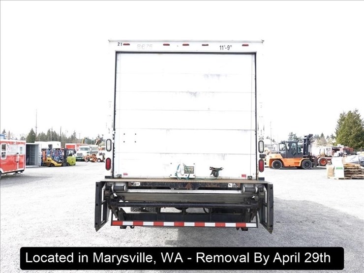 2010-hino-268-image-24