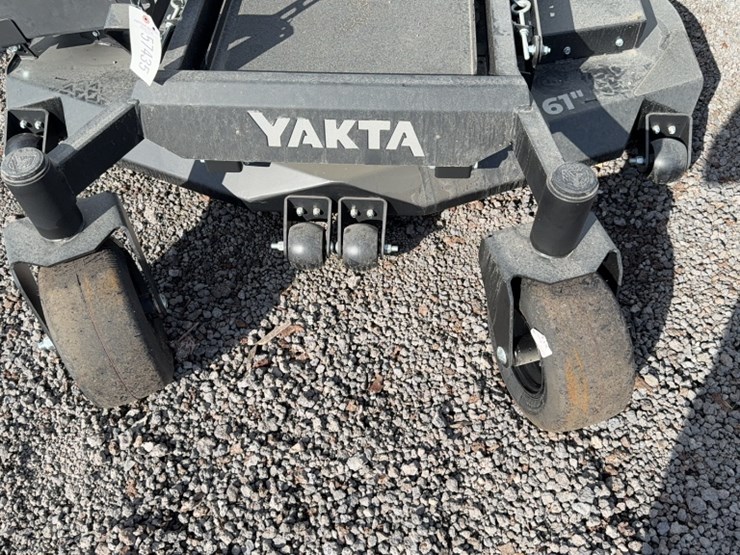 #4073-•-yakta-yxr-320-zero-turn-mower-image-4