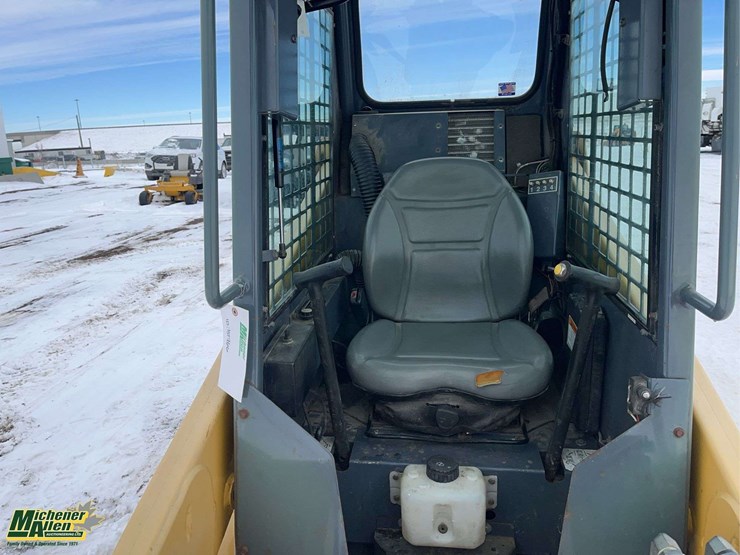 2012-gehl-1640-image-12