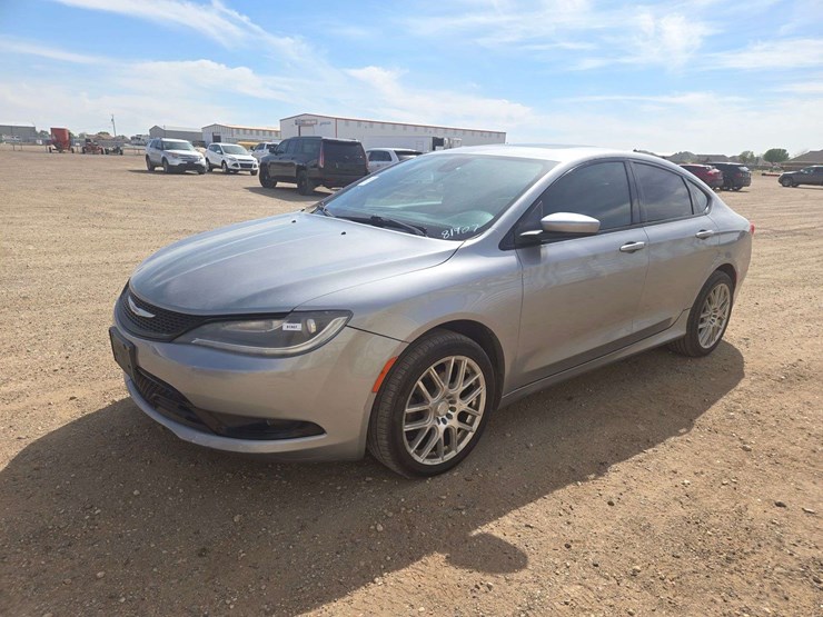 2015-chrysler-200-s-sedan-4d-image-1