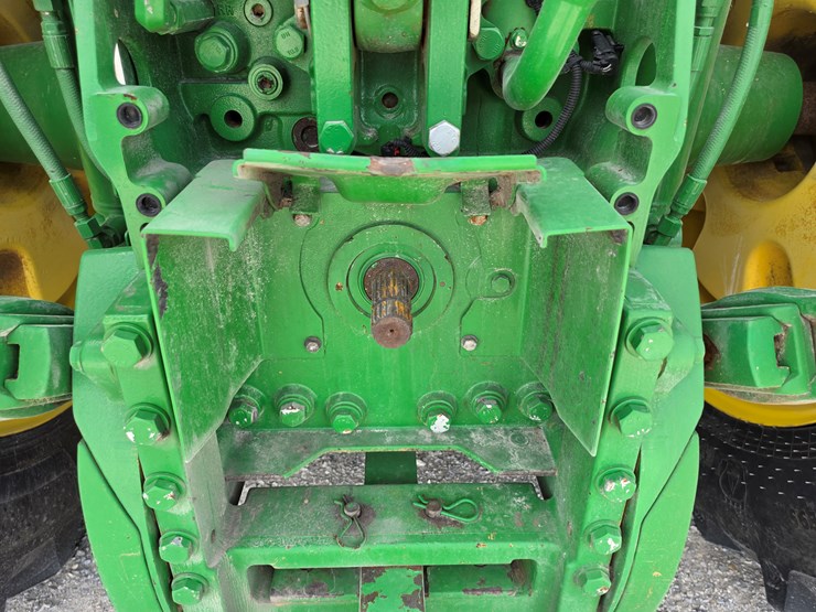 2014-john-deere-7210r-image-14