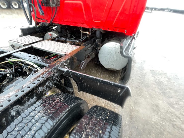 #234-•-2016-international-semi-tractor-(has-wi-title)-(denmark,-wi)-image-23