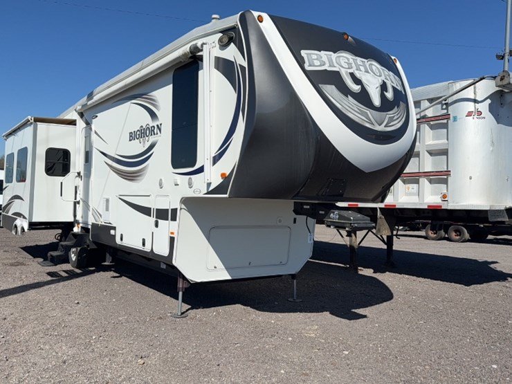 #3003-•-2014-big-horn-39'-5th-wheel-camper-image-3