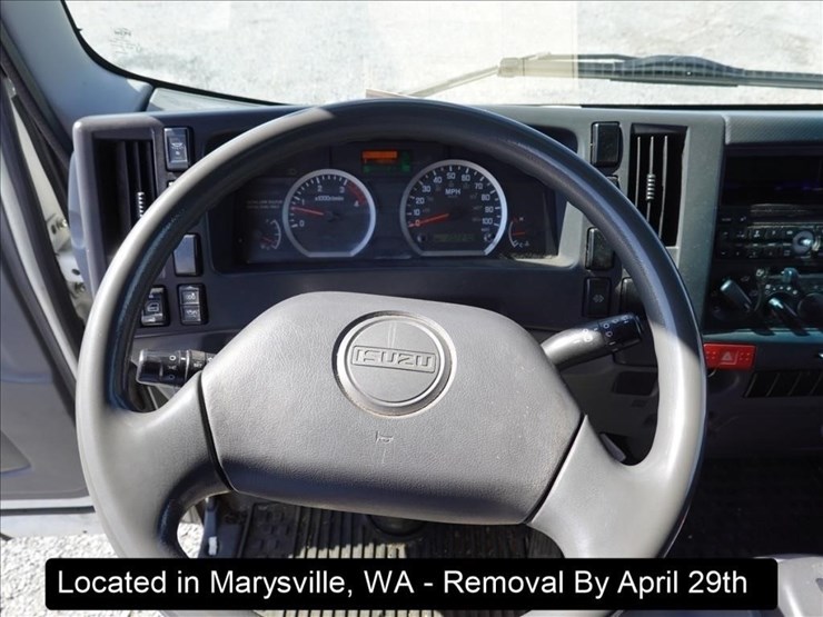 2014-isuzu-nqr-image-11