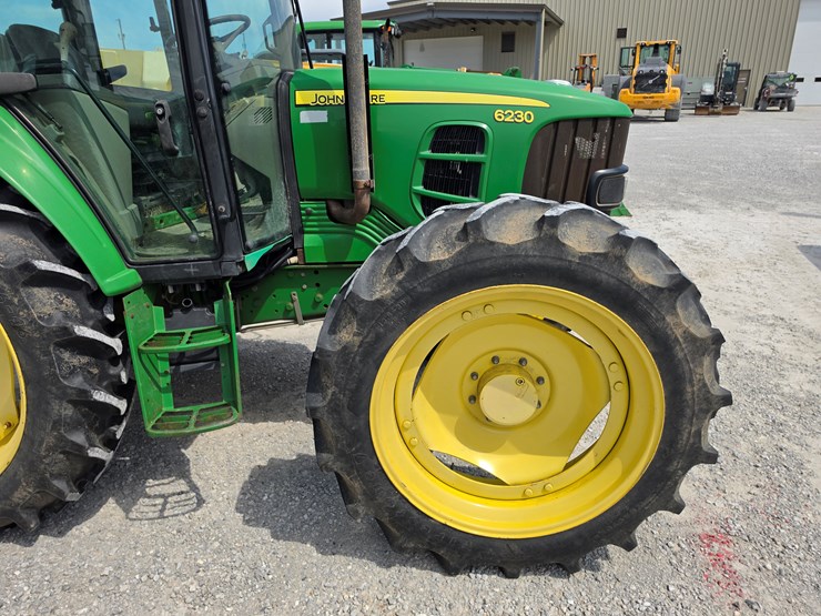 2010-john-deere-6230-image-3