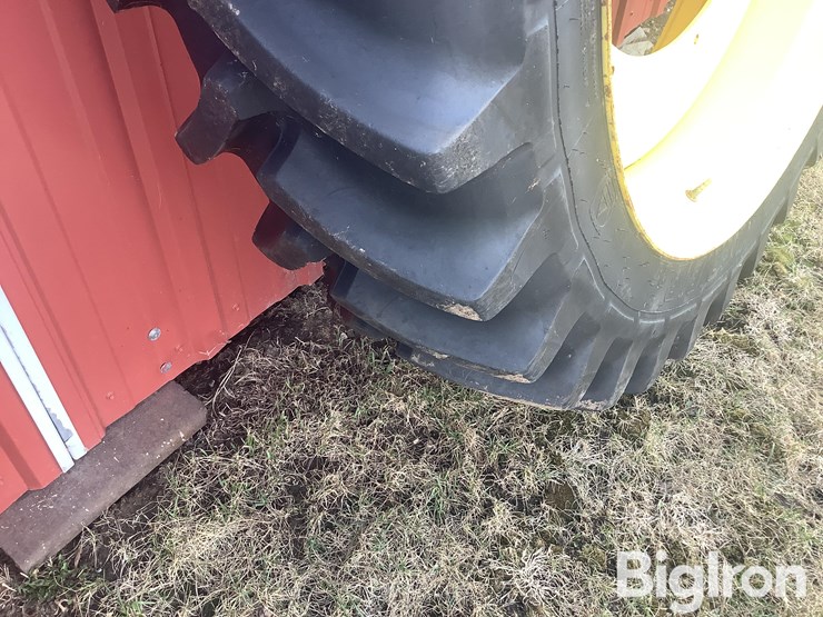 john-deere-340-image-11