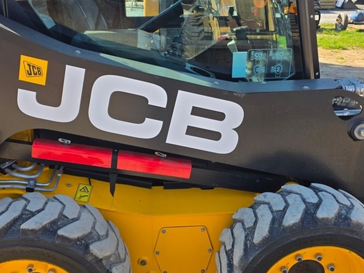 2024-jcb-215-image-12