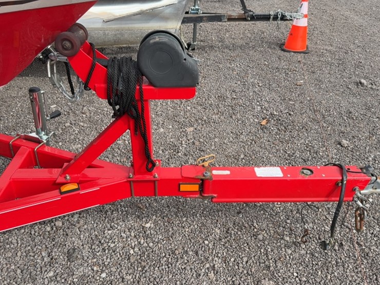 #4008-•-2006-tahoe-22'-runabout-boat-image-4