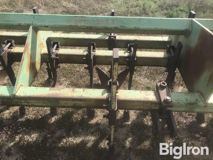 bigham-brothers-s-389-7-row-3-bar-cultivator-image-13