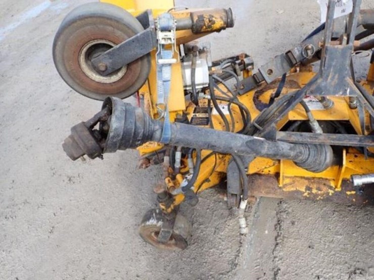 trackless-m14-pto-batwing-mower-421-image-8